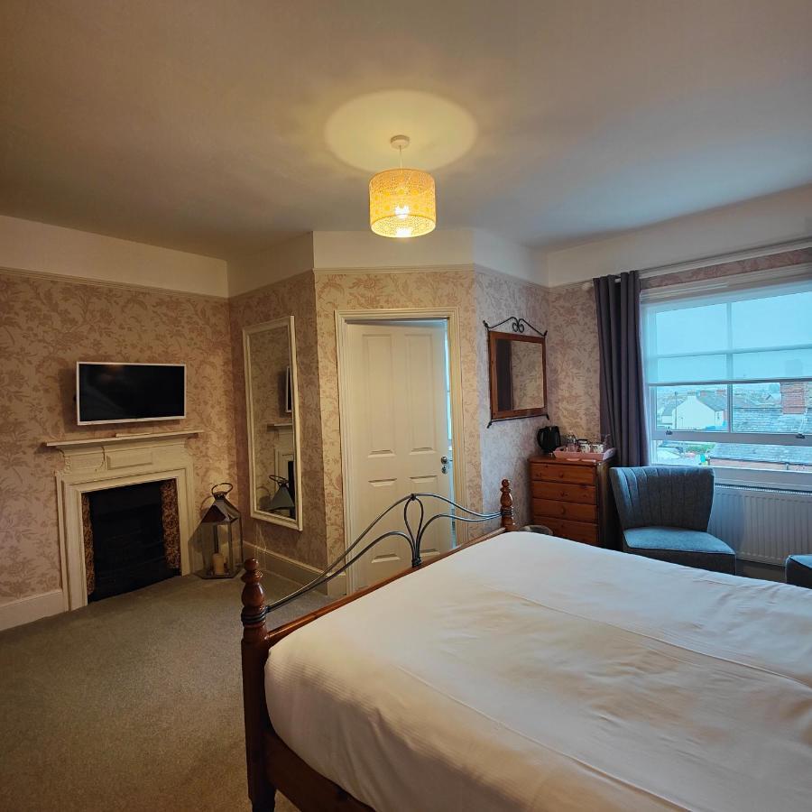 เดอะ คอร์เนอร์ เฮาส์ Bed & Breakfast โลเวสทอฟต์ ภายนอก รูปภาพ