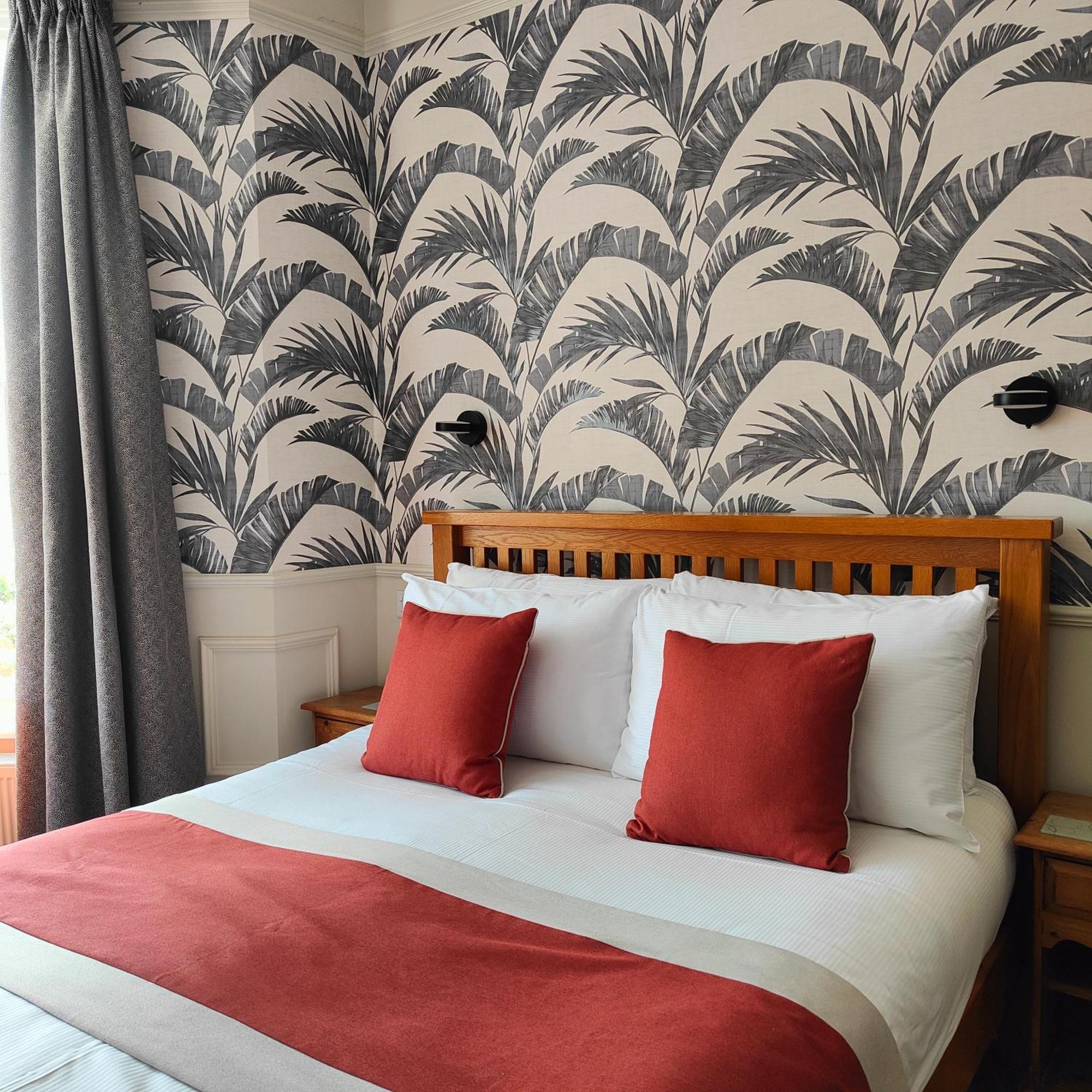 เดอะ คอร์เนอร์ เฮาส์ Bed & Breakfast โลเวสทอฟต์ ภายนอก รูปภาพ
