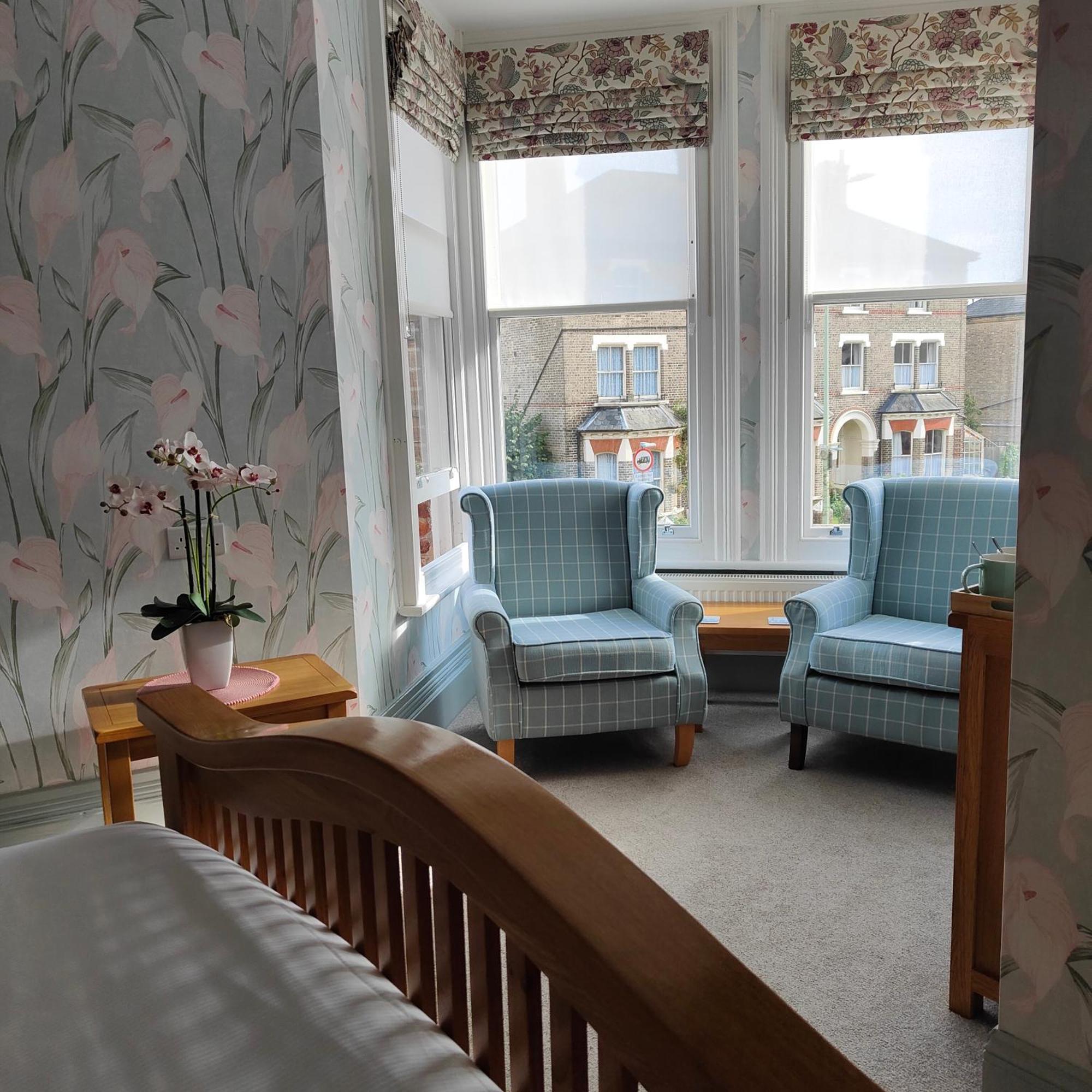 เดอะ คอร์เนอร์ เฮาส์ Bed & Breakfast โลเวสทอฟต์ ภายนอก รูปภาพ