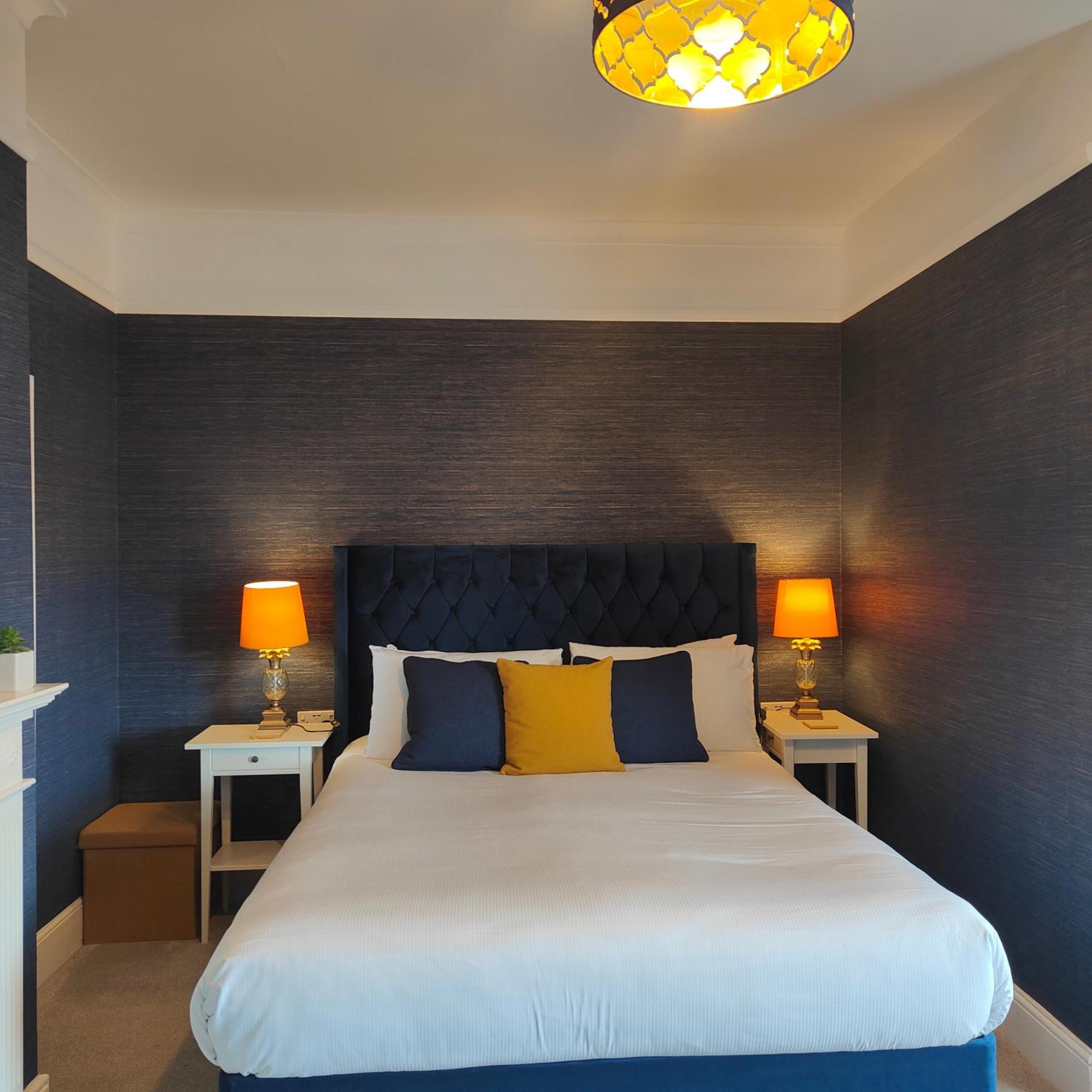 เดอะ คอร์เนอร์ เฮาส์ Bed & Breakfast โลเวสทอฟต์ ภายนอก รูปภาพ