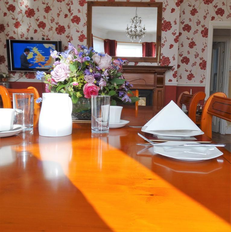 เดอะ คอร์เนอร์ เฮาส์ Bed & Breakfast โลเวสทอฟต์ ภายนอก รูปภาพ